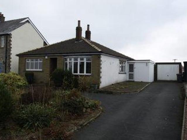 3 Bedrooms Detached bungalow for sale in Top Road, Lower Cumberworth, Huddersfield HD8