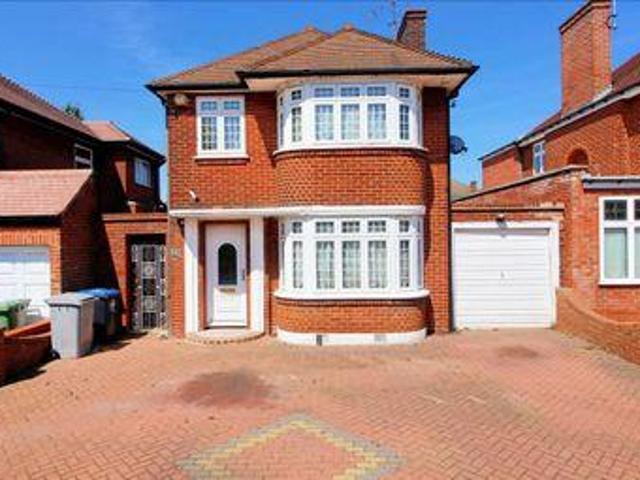 3 Bedrooms Detached house for sale in Beverley Drive, Edgware HA8