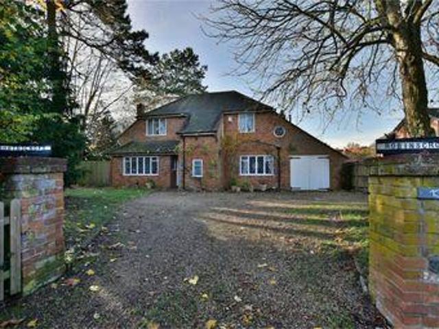 3 Bedrooms Detached house for sale in Blackpond Lane, Farnham Common, Buckinghamshire SL2