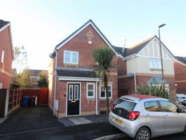 3 Bedrooms Detached house for sale in Carville Grove, Hindley Green, Wigan WN2