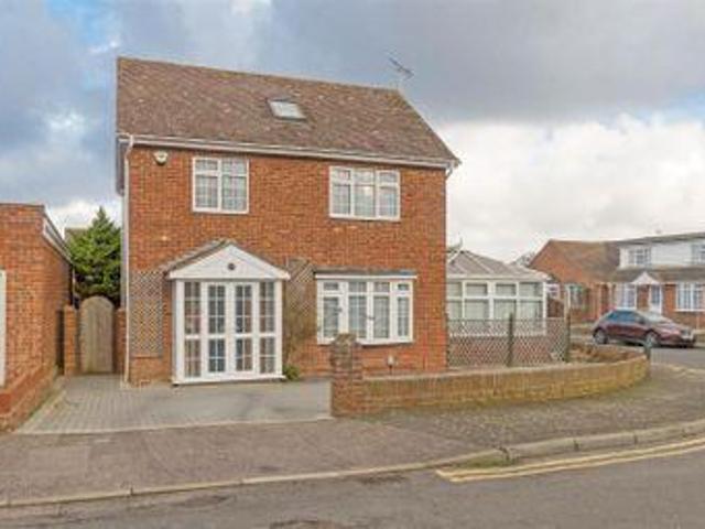 3 Bedrooms Detached house for sale in Hanover Close, Sittingbourne ME10