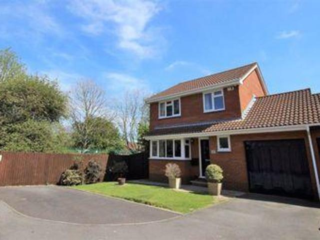3 Bedrooms Detached house for sale in Hobbiton Road, Weston Super Mare BS22