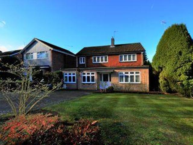 3 Bedrooms Detached house for sale in Paynesfield Road, Bushey WD23