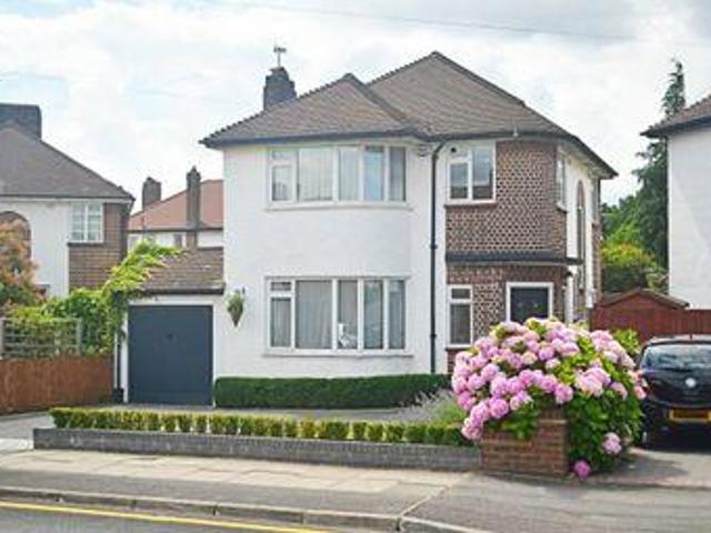 3 Bedrooms Detached house for sale in St. Johns Road, Petts Wood, Orpington BR5