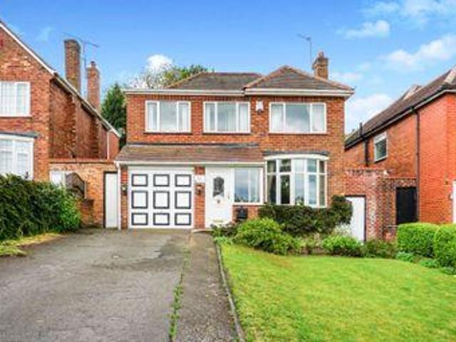 3 Bedrooms Detached house for sale in Sutton Road, Walsall WS5