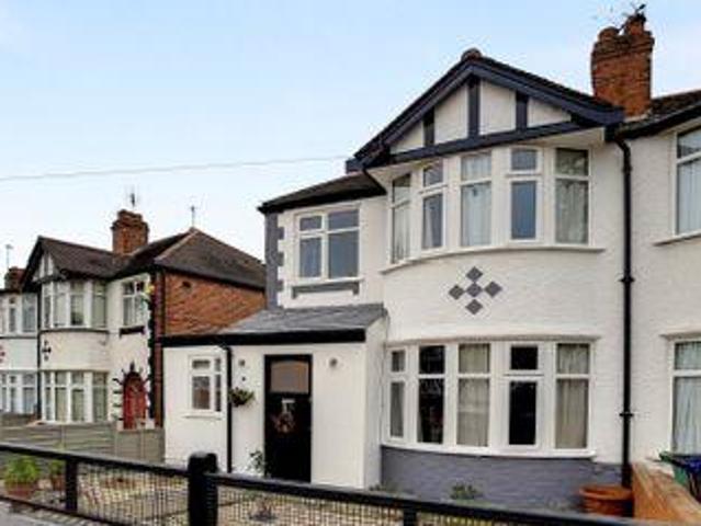 3 Bedrooms End terrace house for sale in Conway Crescent, Perivale UB6
