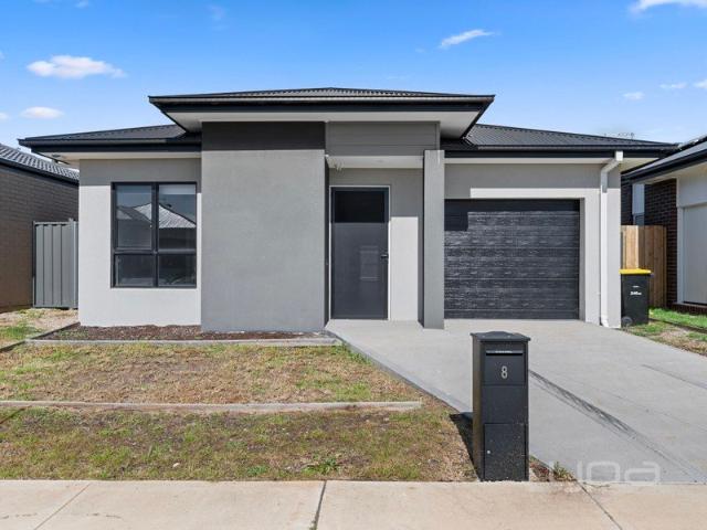 3 BEDROOMS FAMILY HOME & 3 BATHROOMS PLUS STUDY AREA