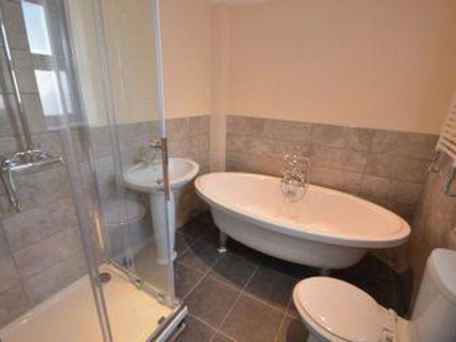3 Bedrooms Flat for rent in Church Street, Great Harwood, Blackburn BB6