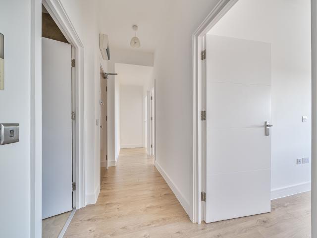 3 Bedrooms Flat for Rent in Ballards Lane | Foxtons