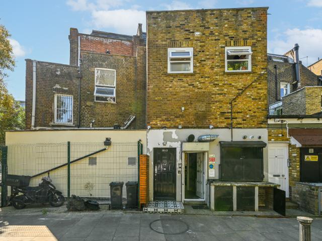 3 Bedrooms Flat for Rent in Goldhawk Road, London | Foxtons
