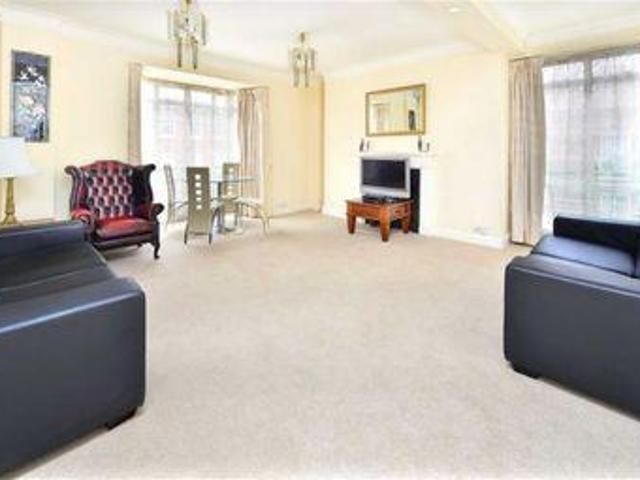 3 Bedrooms Flat for rent in Gloucester Place, Marylebone, London NW1