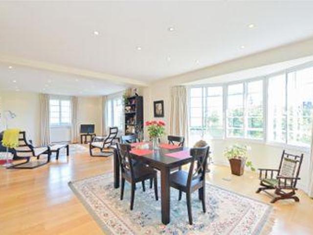 3 Bedrooms Flat for rent in Hamilton Court, Maida Vale W9