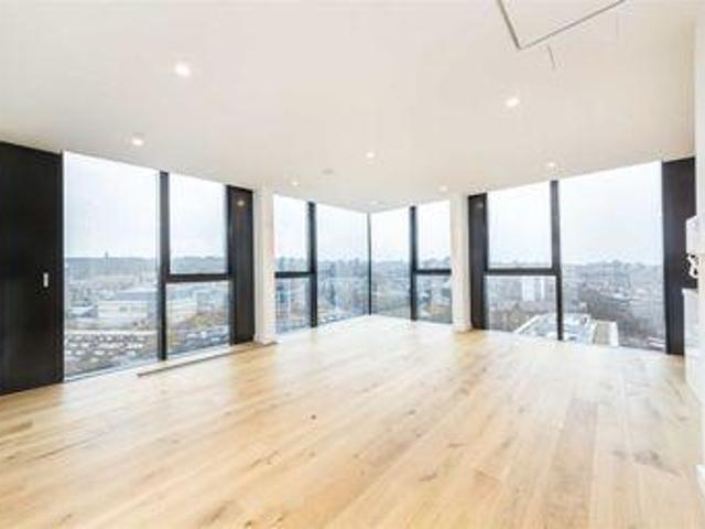 3 Bedrooms Flat for rent in Highgate Hill, London N19