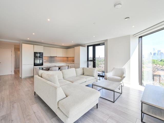 3 Bedrooms Flat for Rent in Momento Elephant & Castle | Foxtons