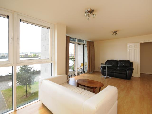 3 Bedrooms Flat for Rent in Sheerness Mews | Foxtons
