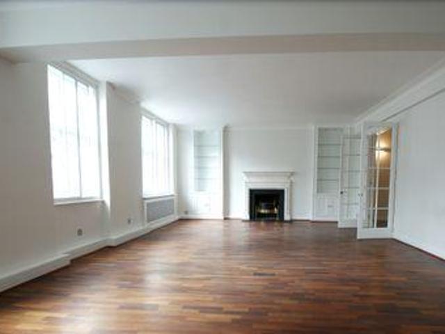 3 Bedrooms Flat for rent in Stanhope Gate, London W1K
