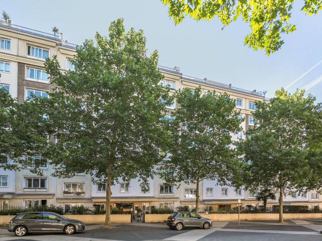 3 Bedrooms Flat for Rent in Princes Gate | Foxtons