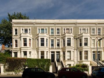 3 Bedrooms Flat for Rent in Winchester Road NW3 | Foxtons