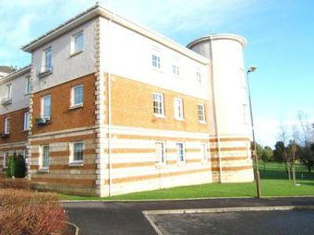 3 Bedrooms Flat for rent in Taylor Green, Livingstonm EH54