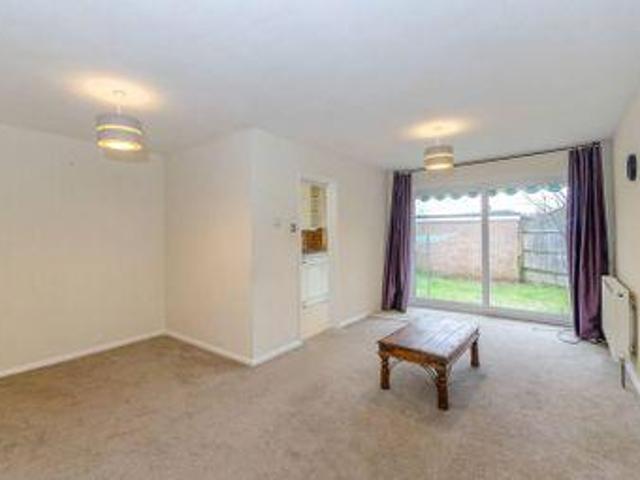 3 Bedrooms Flat for rent in The Farmlands, Northolt UB5