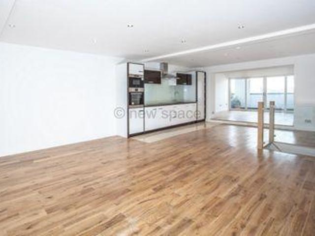 3 Bedrooms Flat for rent in Triangle Road, London Fields E8