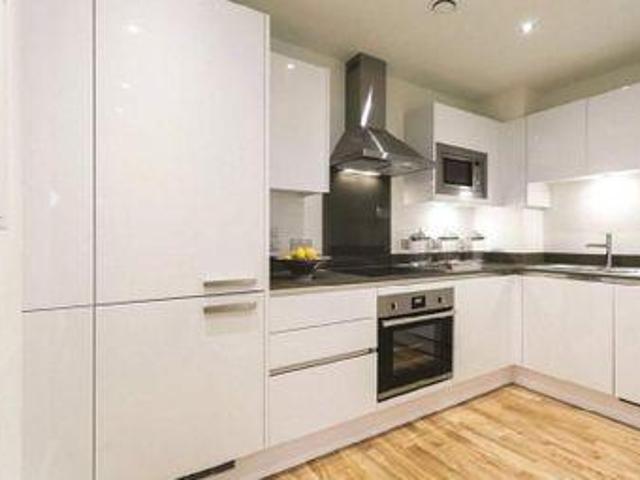 3 Bedrooms Flat for sale in Aerodrome Road, Edgware NW9