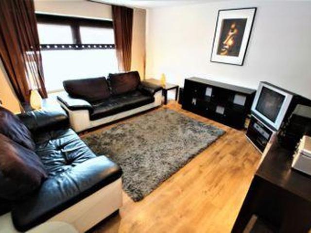3 Bedrooms Flat for sale in Ailsa Crescent, Motherwell ML1