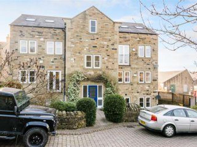 3 Bedrooms Flat for sale in Grove Mill Court, Otley LS21