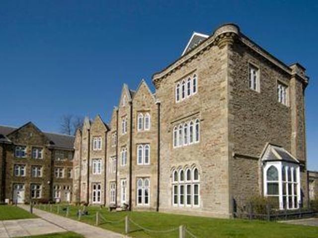 3 Bedrooms Flat for sale in Rembrandt Court, Sketty, Swansea SA2