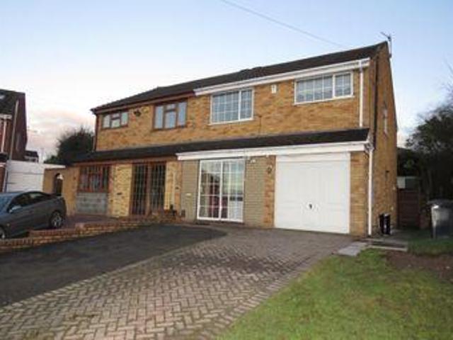 3 Bedrooms for rent in Judge Road, Brierley Hill DY5
