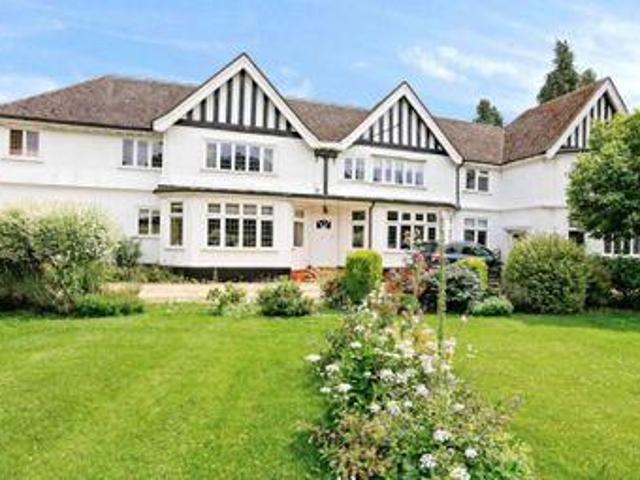 3 Bedrooms for sale in Ballinger, Great Missenden HP16