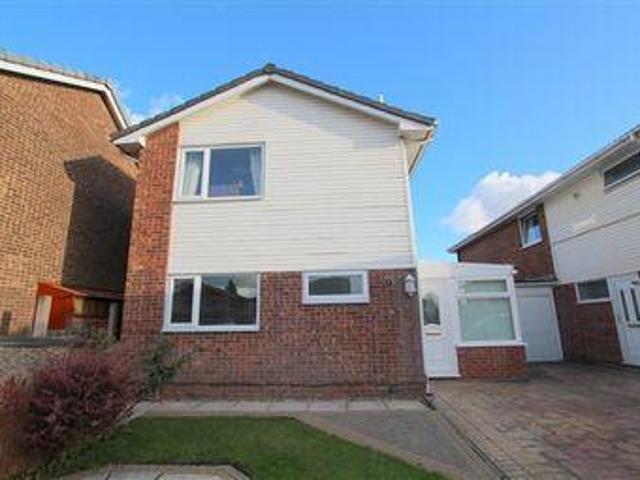 3 Bedrooms for sale in Craven Close, Preston PR2