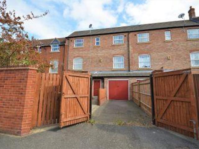 3 Bedrooms for sale in Wedgewood Street, Aylesbury HP19