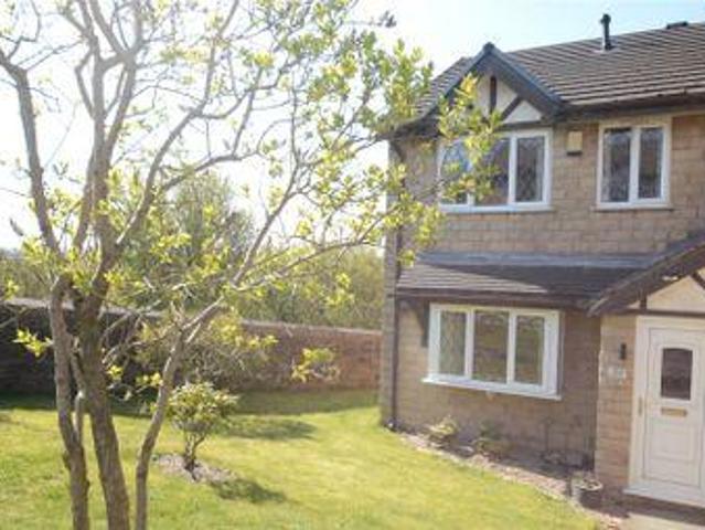 3 Bedrooms for sale in Wellfield, Clayton Le Moors, Accrington, Lancashire BB5