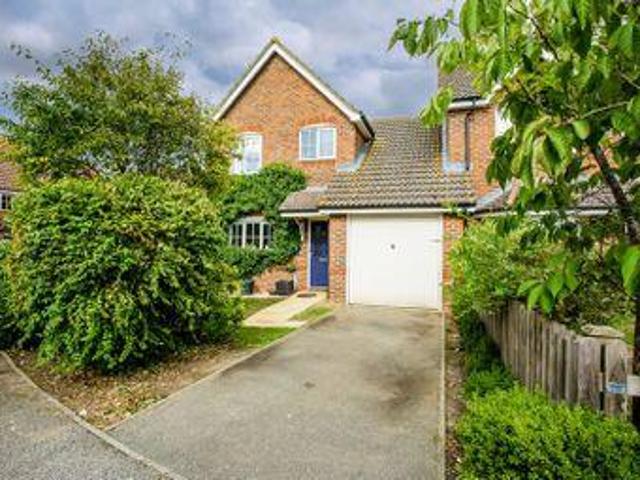 3 Bedrooms for sale in West End Close, Steeple Claydon, Buckingham MK18