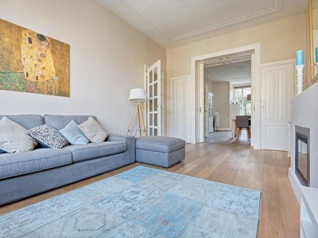 3 bedrooms Ground floor and upstairs apartment Surface Area: 110m2