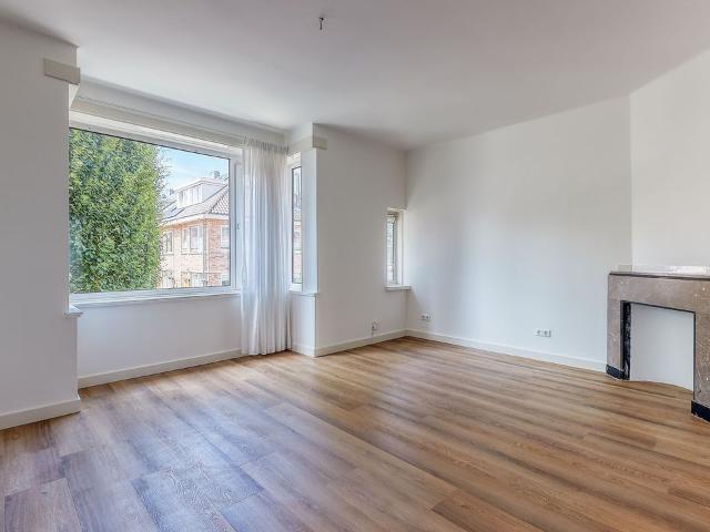 3 bedrooms Ground floor and upstairs apartment Surface Area: 110m2