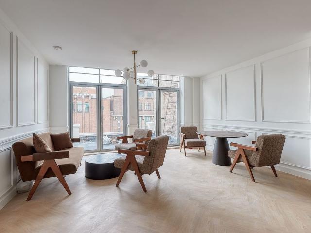 3 bedrooms Ground floor and upstairs apartment Surface Area: 115m2