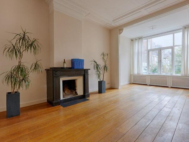 3 bedrooms Ground floor apartment Surface Area: 155m2