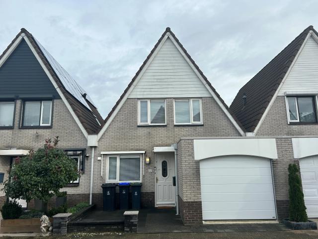 3 bedrooms Huurwoning Surface Area: 113m2