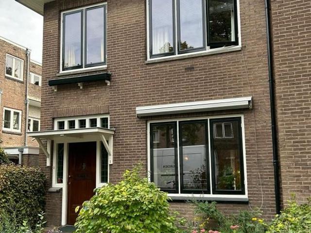 3 bedrooms Huurwoning Surface Area: 120m2