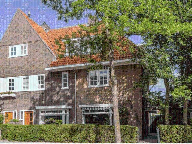 3 bedrooms Huurwoning Surface Area: 121m2