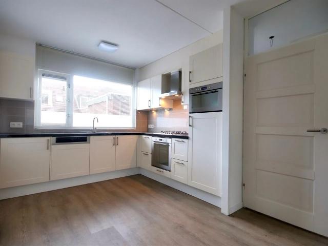 3 bedrooms Huurwoning Surface Area: 85m2