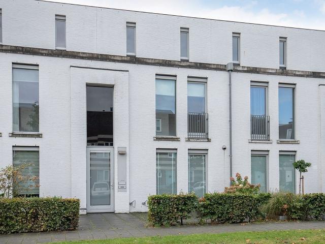 3 bedrooms Huurwoning Surface Area: 93m2