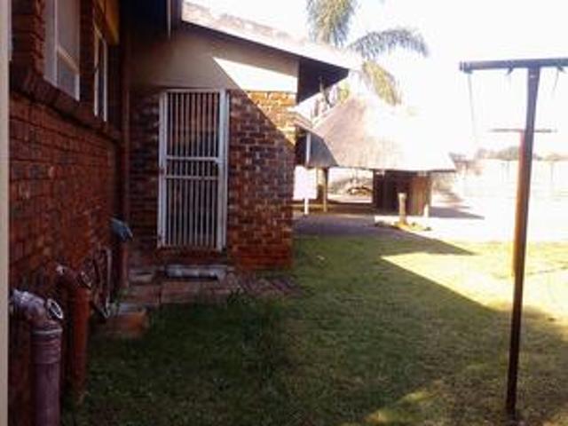 3 bedrooms house on the market in bi.