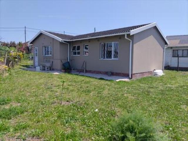 3 bedrooms house on the market in kw.