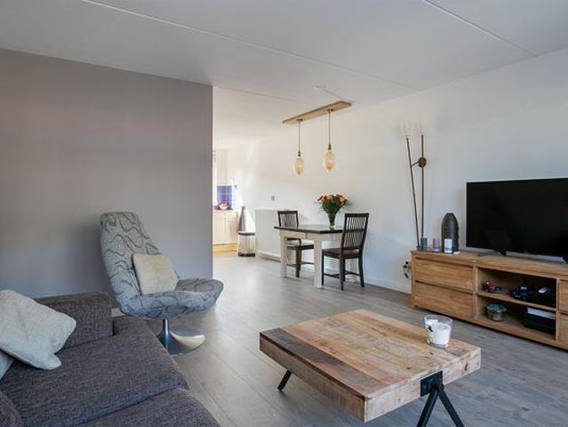 3 bedrooms house available without furniture's