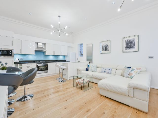 3 Bedrooms House for Rent in Nottingham Street | Foxtons
