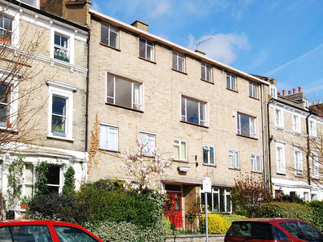 3 Bedrooms House for Rent in Ashchurch Terrace | Foxtons