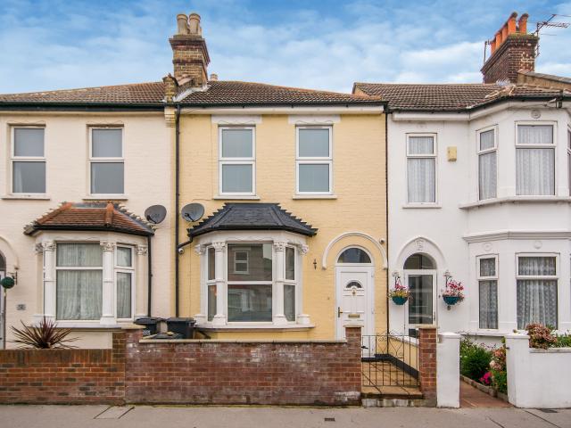3 Bedrooms House for Rent in Benson Road | Foxtons